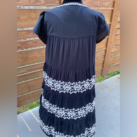 Roller Rabbit Dress - Picture 5 of 6